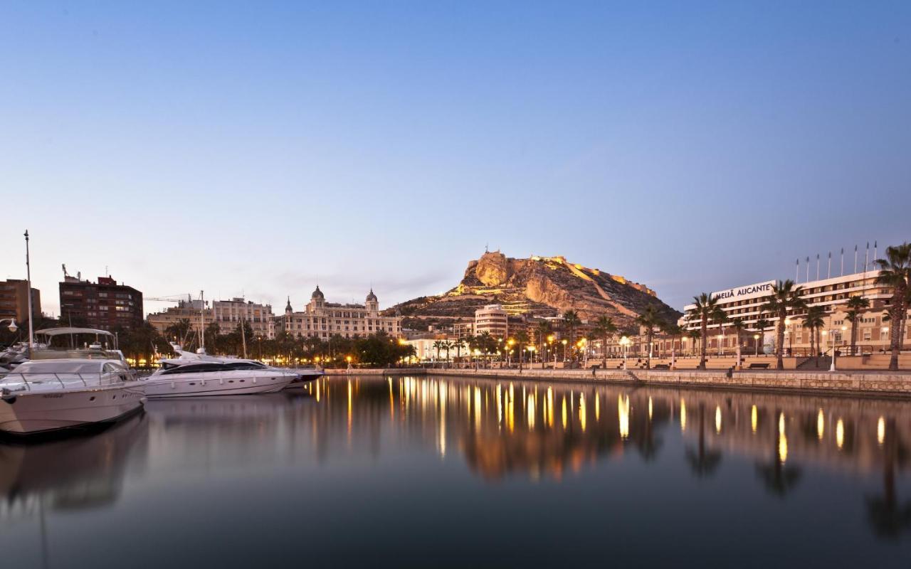 Apartamento Grande Y Luminoso En El Centro De Alicante Exterior photo