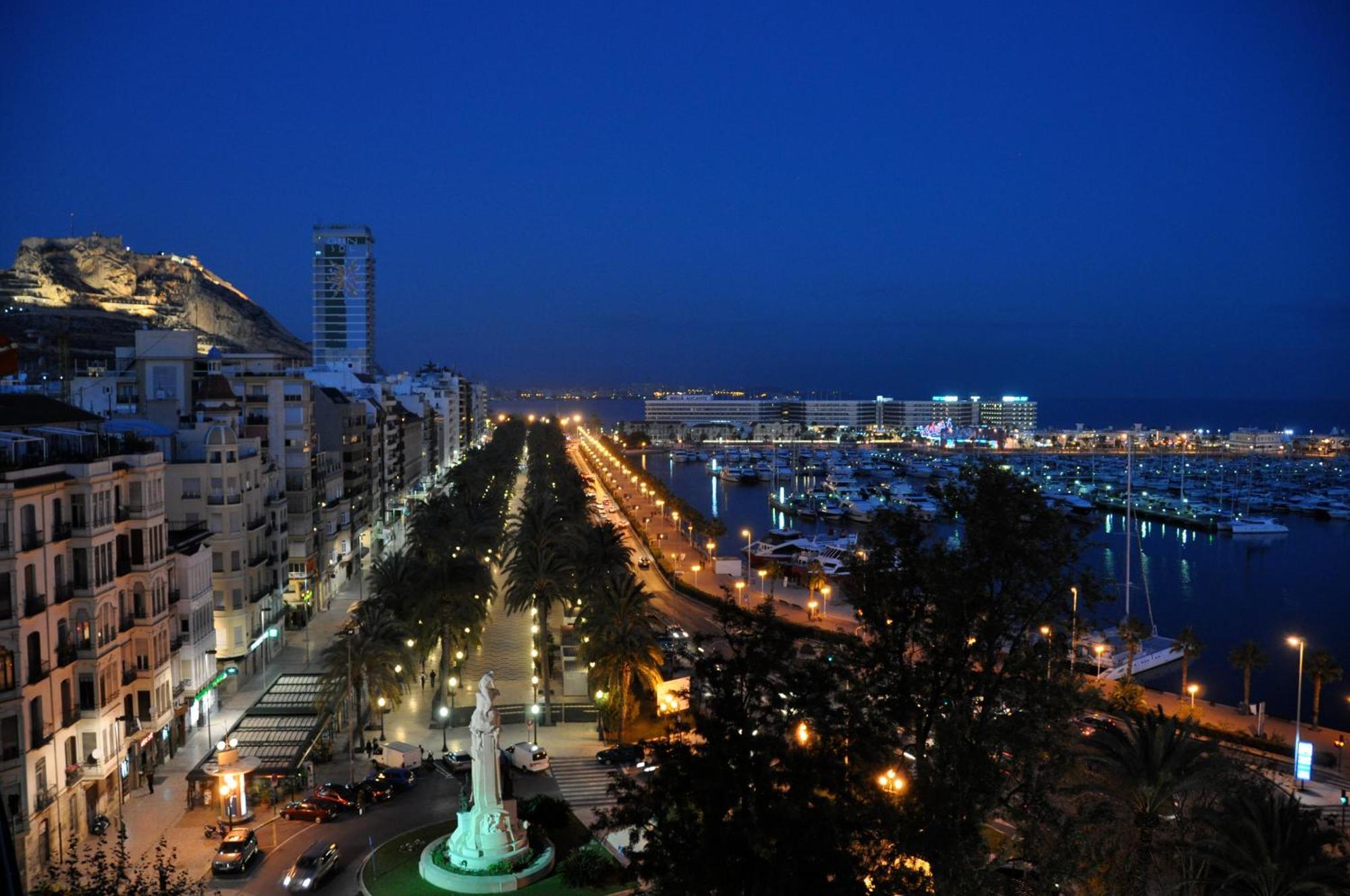 Apartamento Grande Y Luminoso En El Centro De Alicante Exterior photo