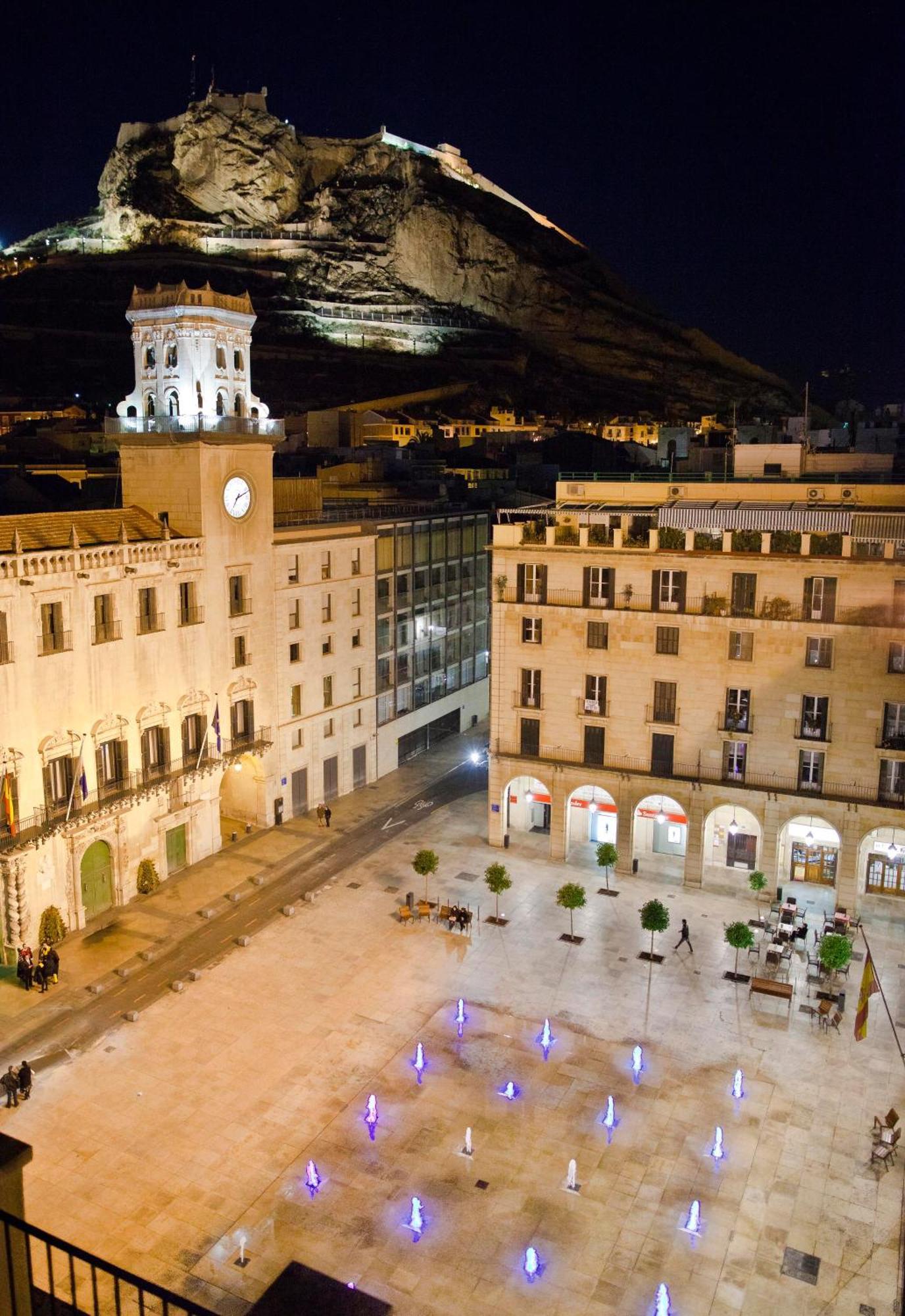Apartamento Grande Y Luminoso En El Centro De Alicante Exterior photo